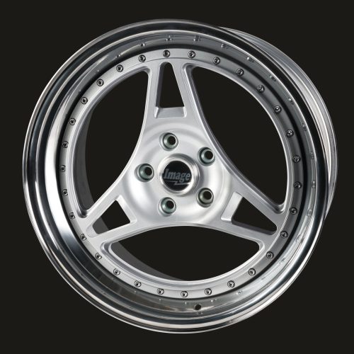 SS3 a modern 3 spoke alloy wheel